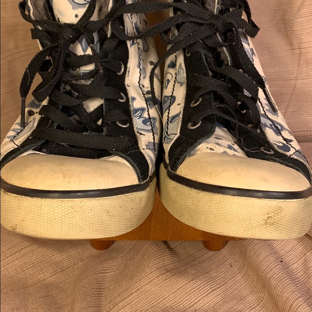 UGG leather worn twice lace up ankle sneakers - Picture 6 of 8